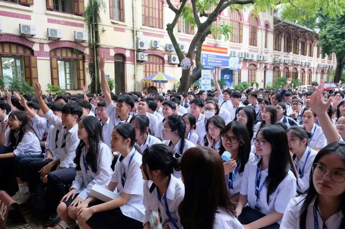 Vietnam needs 22,000 additional teachers to make English second language in 2030