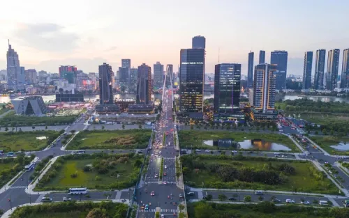 Economist spotlights promise, risks in Vietnam’s $142bn infrastructure push