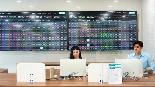 Trillion-dollar funds eye Vietnam market after FTSE upgrade: securities regulator