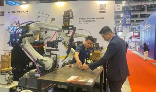 Industrial production maintains growth momentum