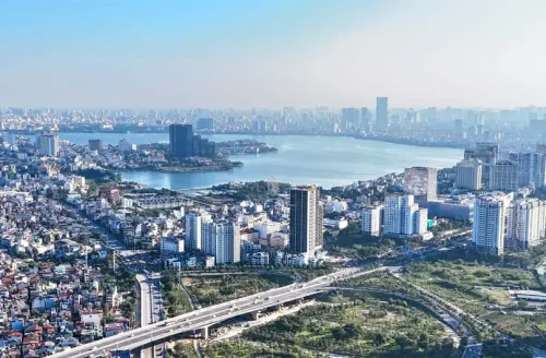 Vietnam's credit-to-GDP ratio at 145%, tripling 'BB' peers' median of 52%