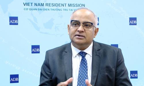 ADB's expert: Reforms on key sectors will help Vietnam sustain strong growth momentum