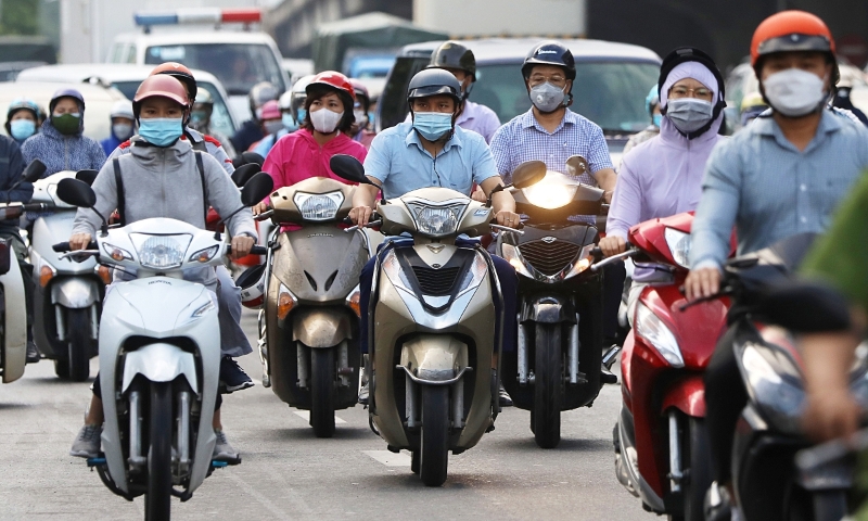 Hanoi to pilot petrol motorbike ban on 11 streets starting from July 1