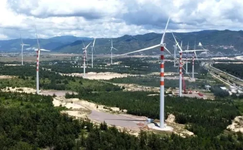 Singapore-backed giant to break ground on $216 mln wind farm project in central Vietnam