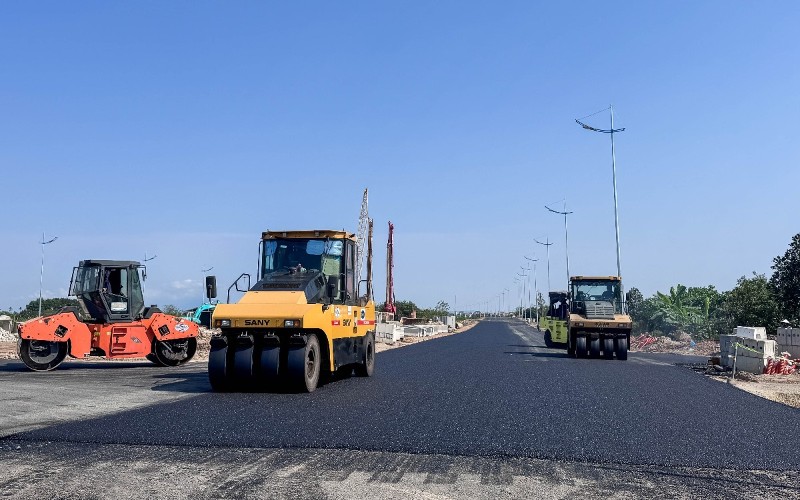 PM asks to accelerate key transport projects