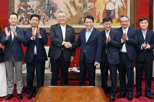 Minister invites Japanese logistics firm to develop transport infrastructure at Gia Bình airport