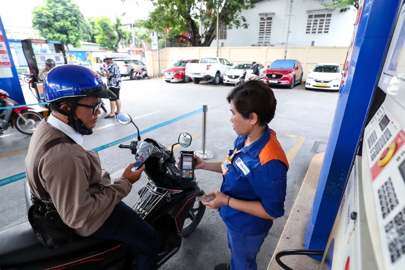 Vietnam extends preferential tax policies for fuel imports