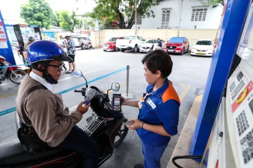 Vietnam extends preferential tax policies for fuel imports
