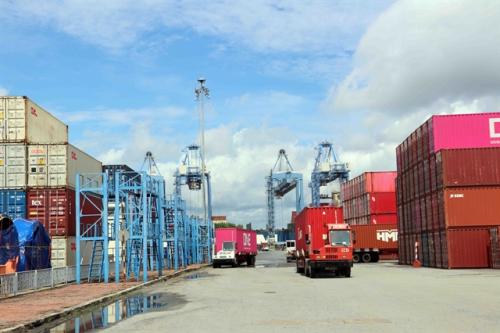 Việt Nam returns to trade surplus in September but nine-month deficit persists