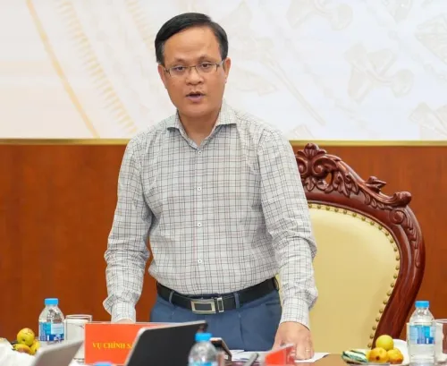 Vietnam cannot stand apart from global interest rate trend: central bank