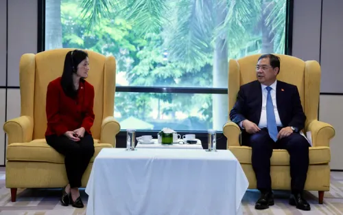 Apple, Intel, Meta seek to expand high-tech manufacturing in Vietnam