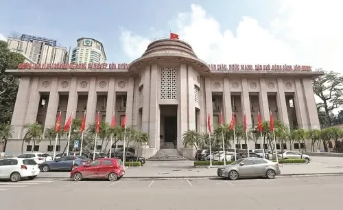 Vietnam central bank orders banks to cut listed deposit rates by at least 0.5 percentage points