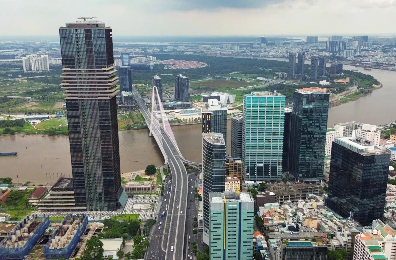 Vietnam targets November launch of financial transactions at international financial centers