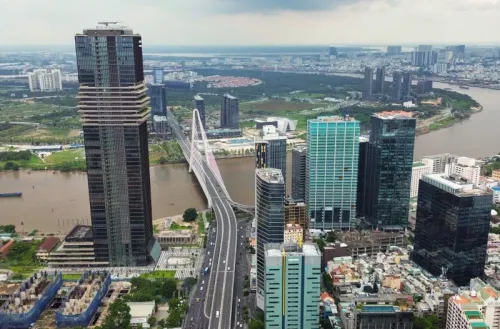 Vietnam targets November launch of financial transactions at international financial centers